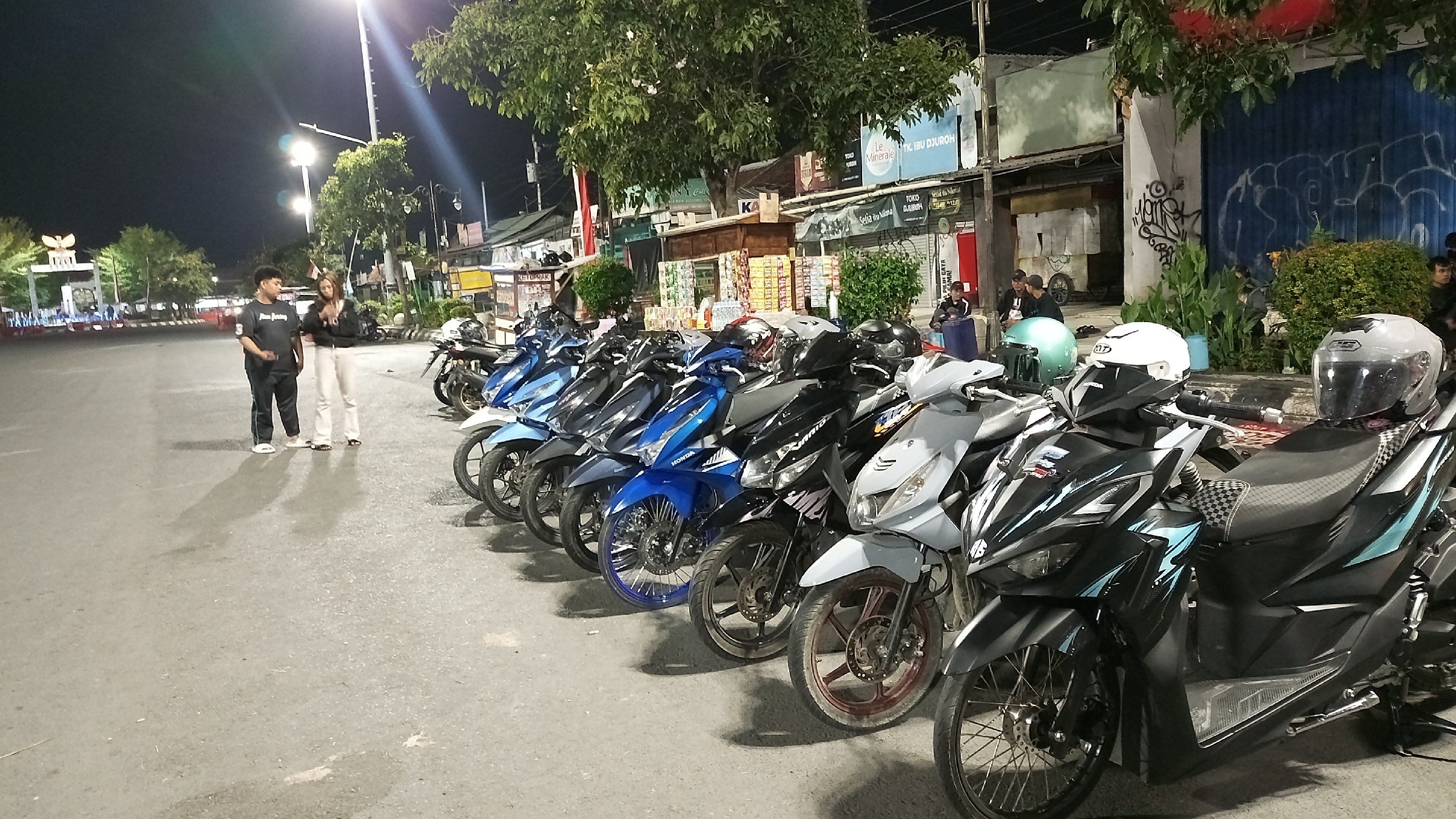 Malming Ngopi Santuy di Angkringan A.R Alun-Alun Tegal, Nongkrong Asik!