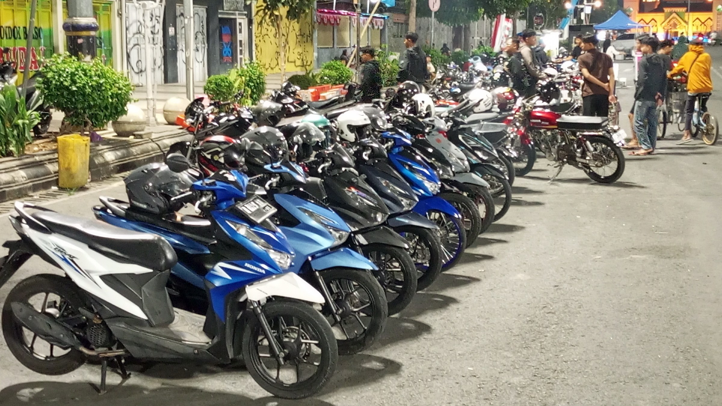 Malming Ngopi Santuy di Angkringan A.R Alun-Alun Tegal, Nongkrong Asik!