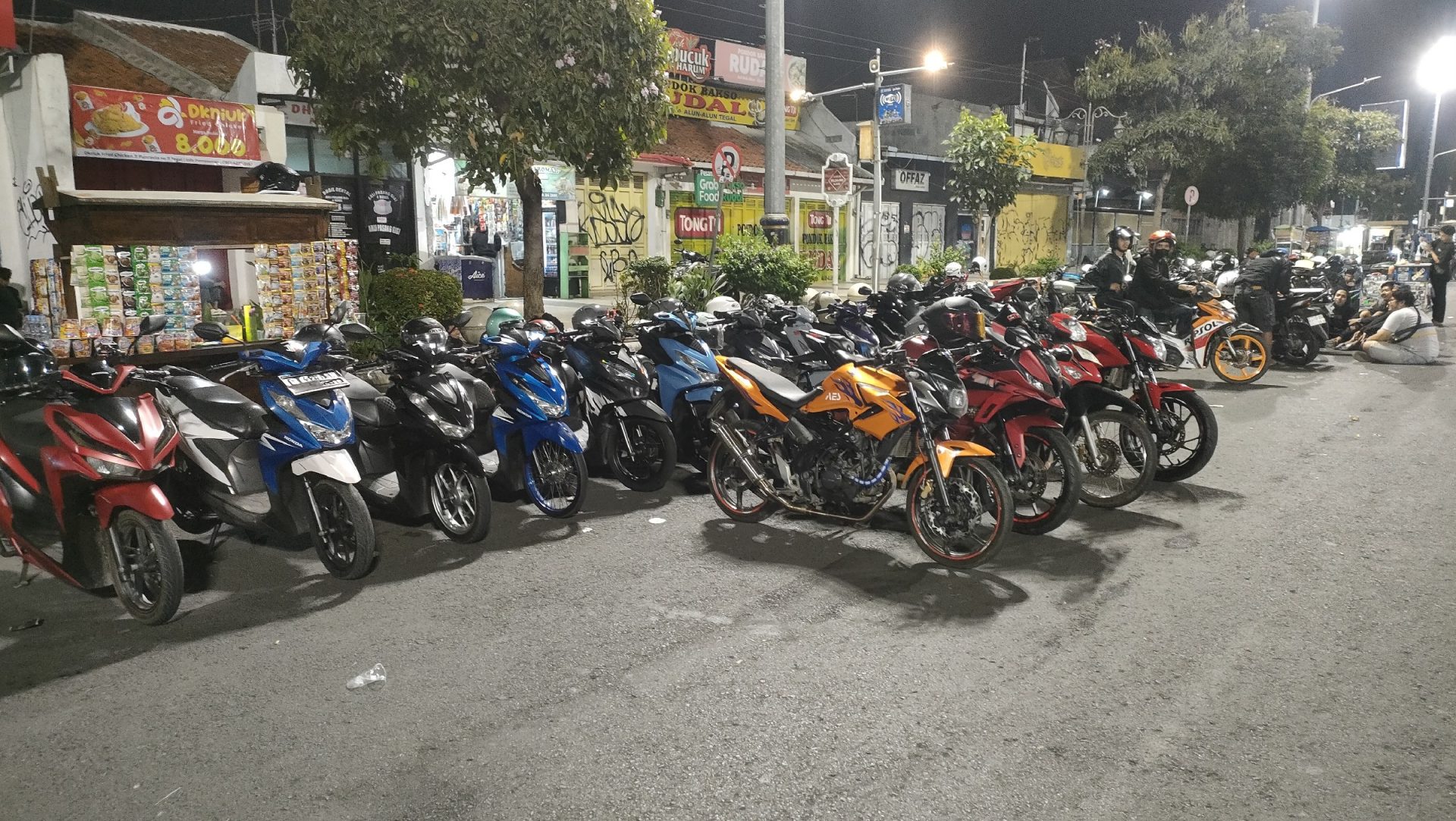 Dokumentasi Kumpul Mingguan Wacana Style & Rolling Tegal ke Angkringan A.R