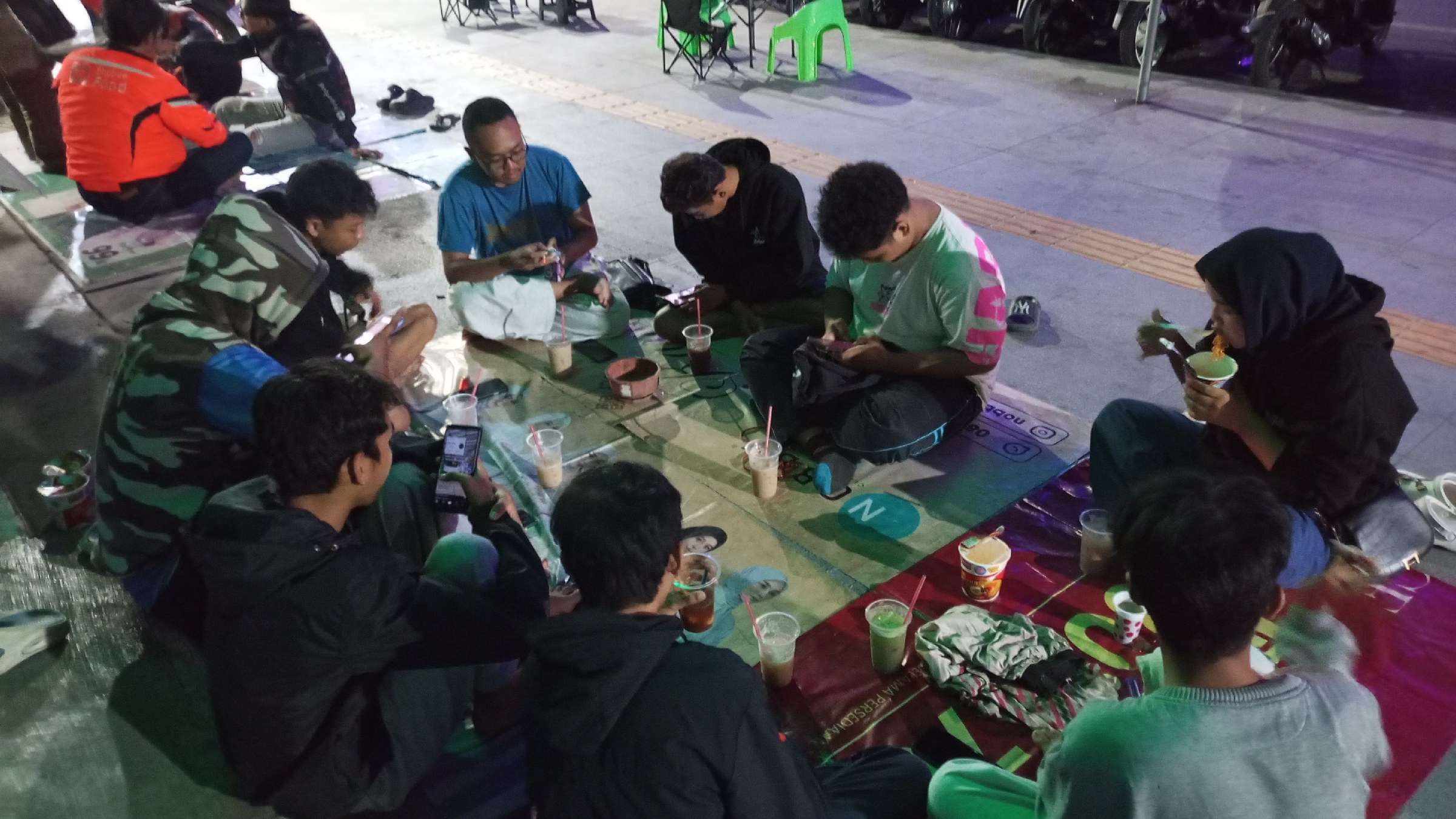 Keseruan Night Ride Wacana Style dari Tegal menuju Pemalang. Rolling malam bareng, menikmati perjalanan, kebersamaan, dan finish di Citywalk Pemalang.