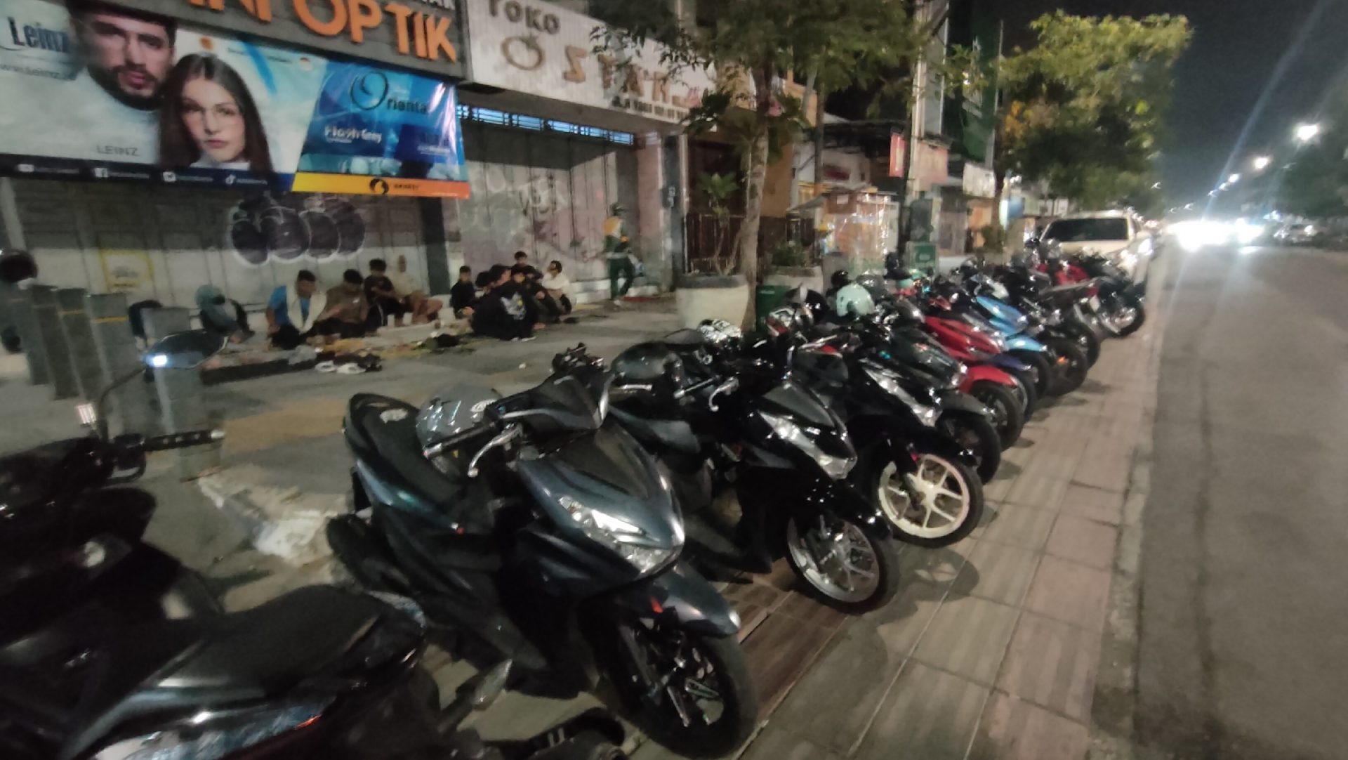 Dokumentasi Kumpul Mingguan Wacana Style & Rolling Tegal ke Angkringan A.R