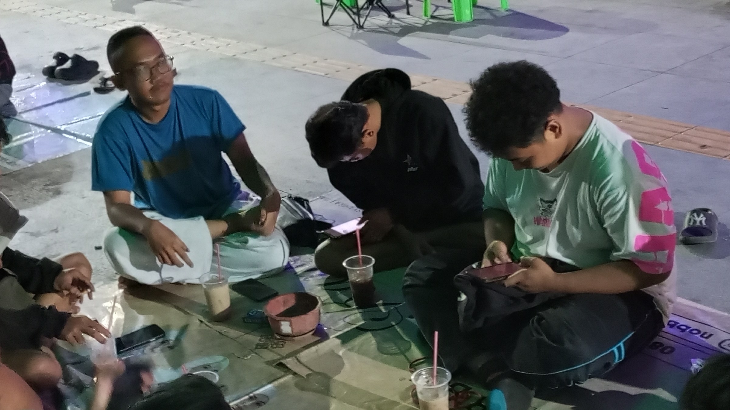 Keseruan Night Ride Wacana Style dari Tegal menuju Pemalang. Rolling malam bareng, menikmati perjalanan, kebersamaan, dan finish di Citywalk Pemalang.
