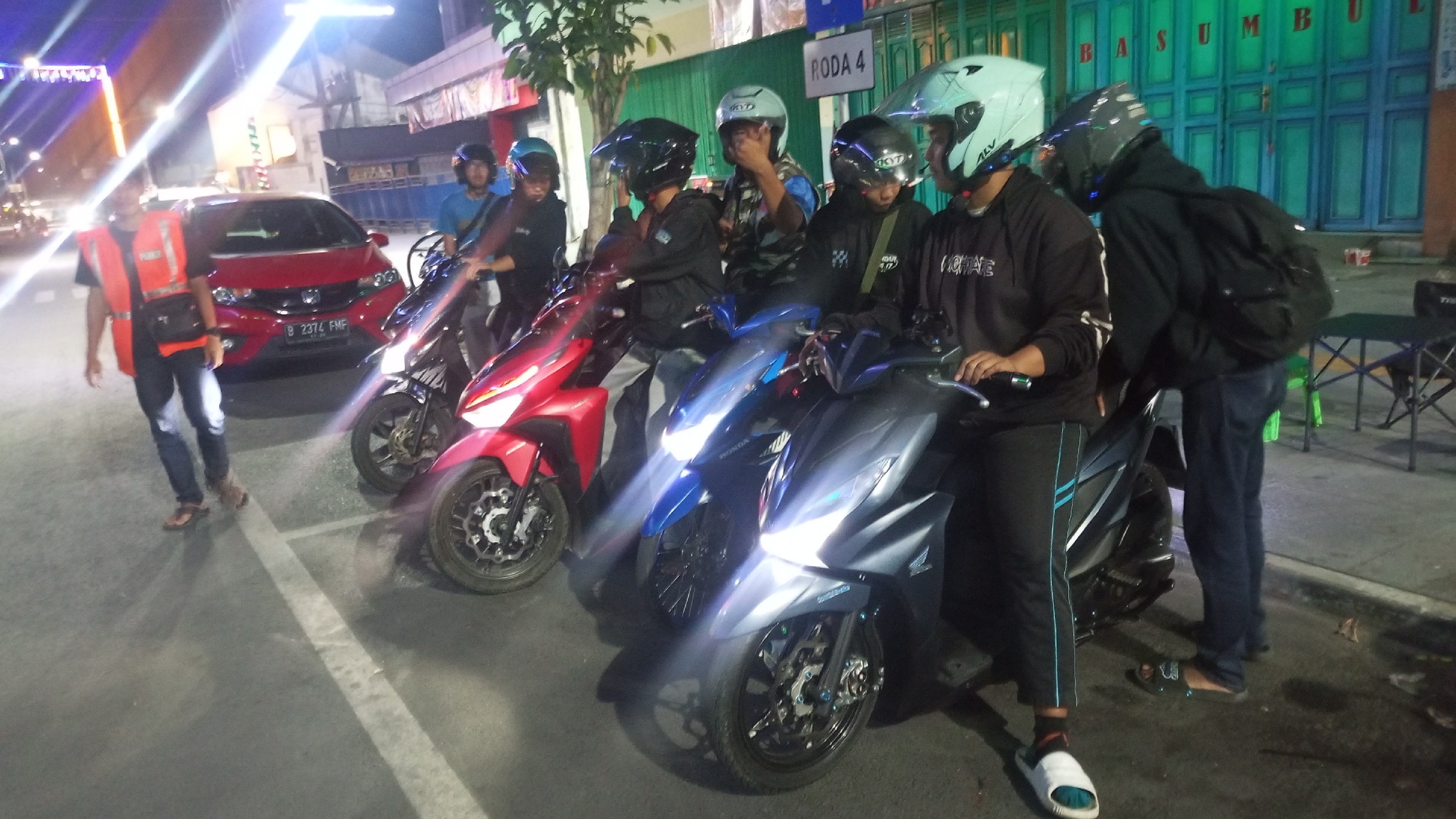 Keseruan Night Ride Wacana Style dari Tegal menuju Pemalang. Rolling malam bareng, menikmati perjalanan, kebersamaan, dan finish di Citywalk Pemalang.
